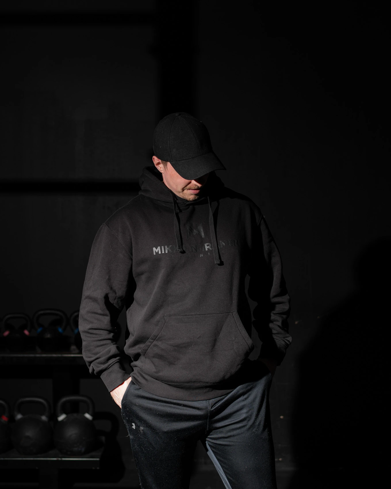 TMN | Musta Authentic -huppari | Athlete/Member - Image 4