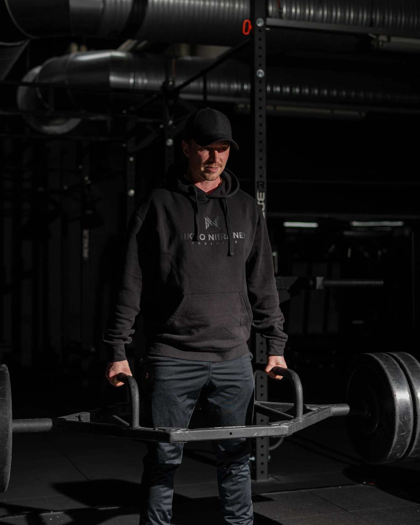 TMN | Musta Authentic -huppari | Athlete/Member - Image 6